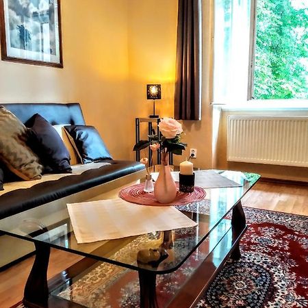 Apartment Sense Of Zizkov Prague Exterior photo