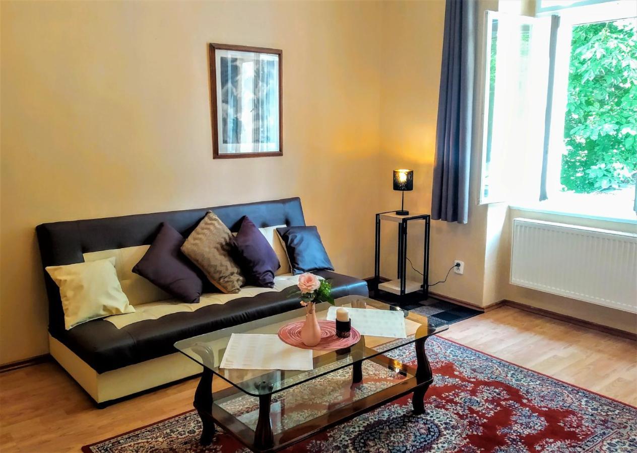 Apartment Sense Of Zizkov Prague Exterior photo